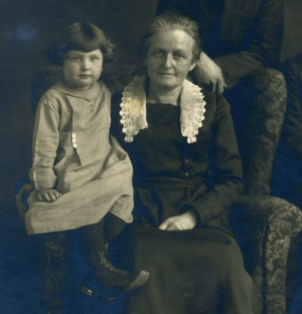 Ruth Seibert and Lillie, 1923